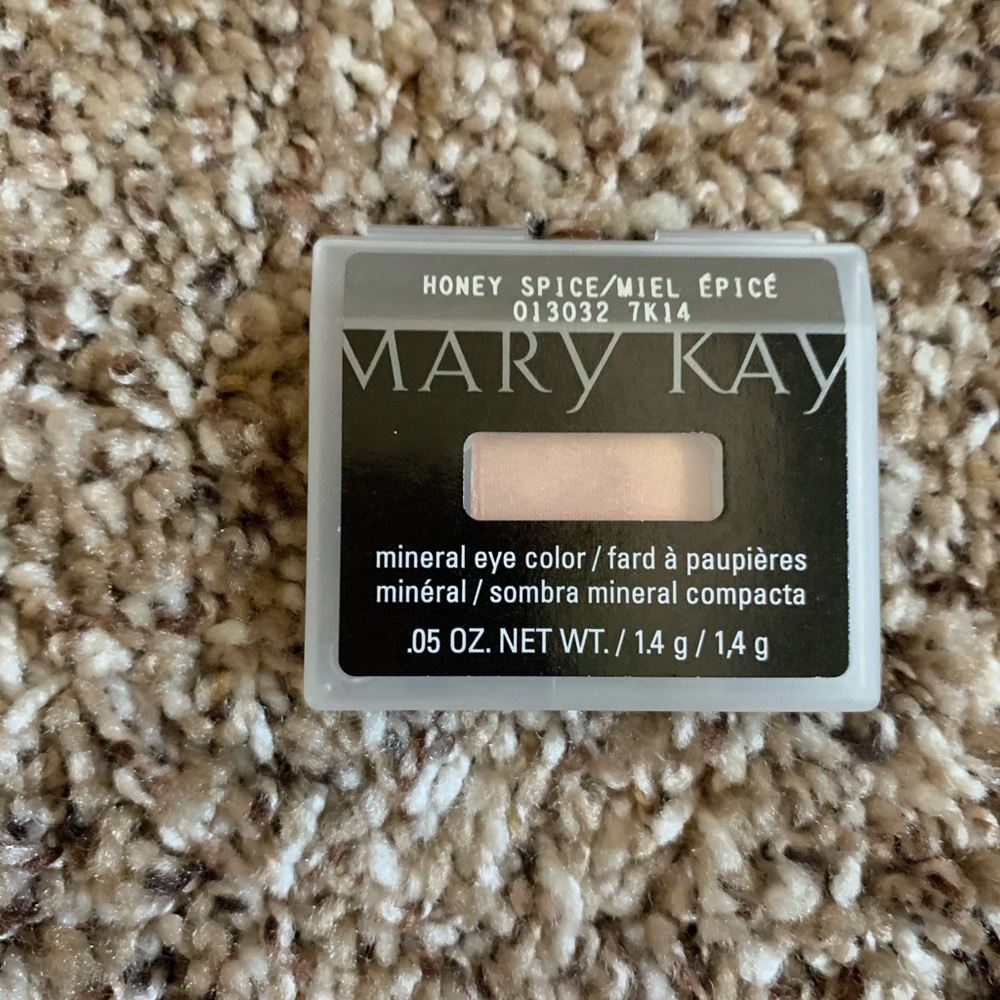 COPY - NEW Mary Kay Refill Mineral Eye Color!!!